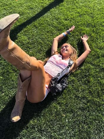 Full leaked Petite princessxo  page private onlyfans photo