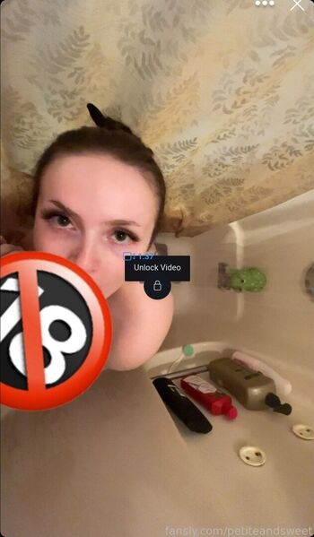 Full leaked Petiteandsweet page private onlyfans photo