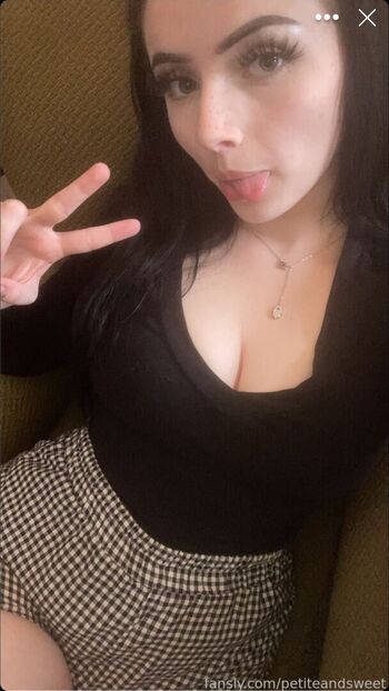 Full leaked Petiteandsweet page private onlyfans photo