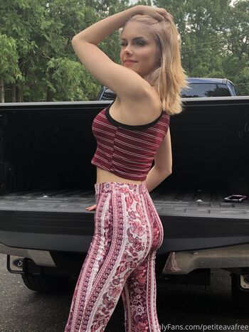 Full leaked Petiteavafree private onlyfans photo