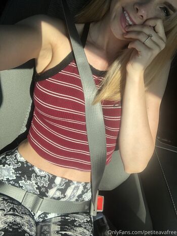 Full leaked Petiteavafree private onlyfans photo
