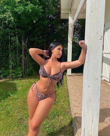 Full leaked Petitebruneone private onlyfans photo
