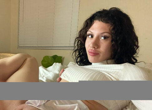 Full leaked Petitekittycici private onlyfans photo