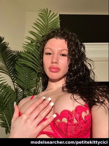 Full leaked Petitekittycici private onlyfans photo