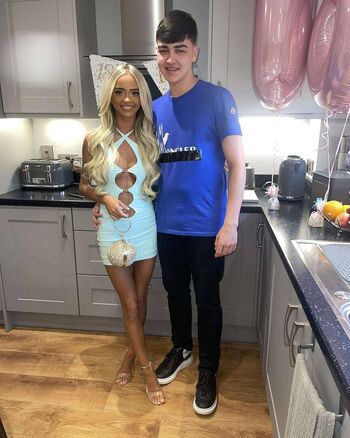 Full leaked Petitesneakylink  page private onlyfans photo