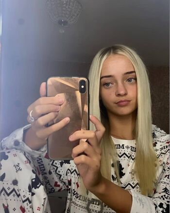 Full leaked Petitesneakylink private onlyfans photo