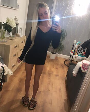 Full leaked Petitesneakylink private onlyfans photo