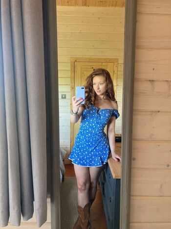 Full leaked Pheobeisginger page private onlyfans photo