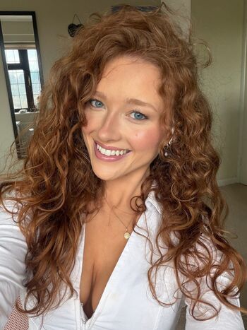 Full leaked Pheobeisginger page private onlyfans photo