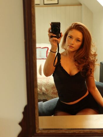 Full leaked Pheobeisginger page private onlyfans photo