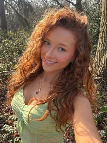 Full leaked Pheobeisginger page private onlyfans photo