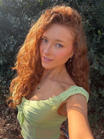 Full leaked Pheobeisginger page private onlyfans photo