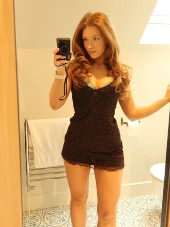 Full leaked Phoebeisginger page private onlyfans photo