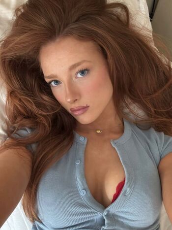 Full leaked Phoebeisginger private onlyfans photo