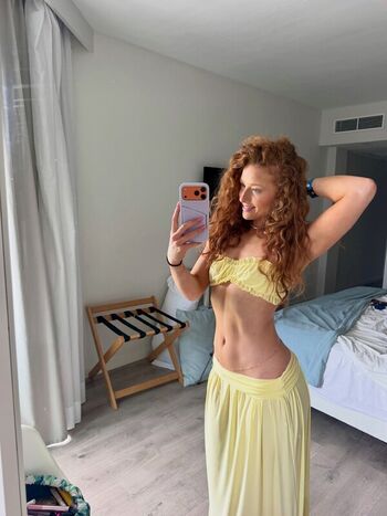 Full leaked Phoebeisginger page private onlyfans photo
