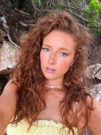 phoebeisginger
