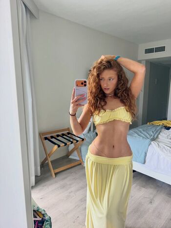 Full leaked Phoebeisginger page private onlyfans photo