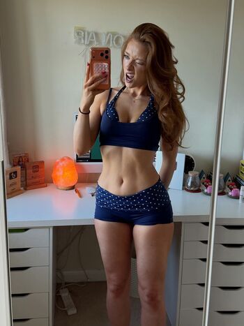 Full leaked Phoebeisginger private onlyfans photo