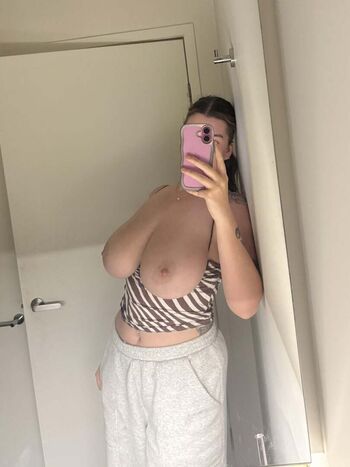 Full leaked Phoebewillow private onlyfans photo