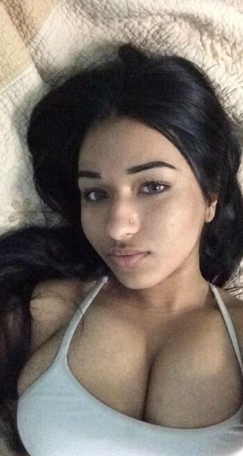 Full leaked Pia fariha private onlyfans photo