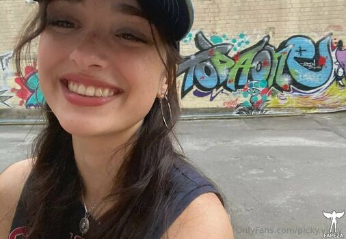 Full leaked Pickyvicky private onlyfans photo