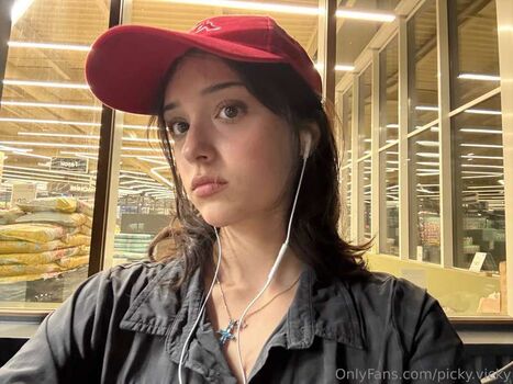 Full leaked Pickyvicky private onlyfans photo