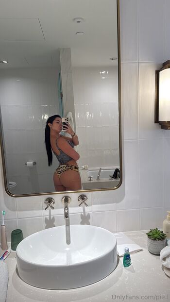 Full leaked Pietra luccas  page private onlyfans photo