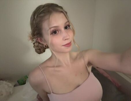 Full leaked Pinkiefangs private onlyfans photo