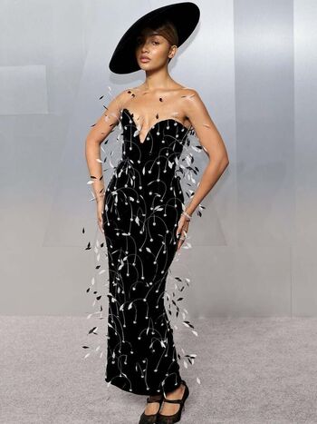 Full leaked Pinkpantheress private onlyfans photo