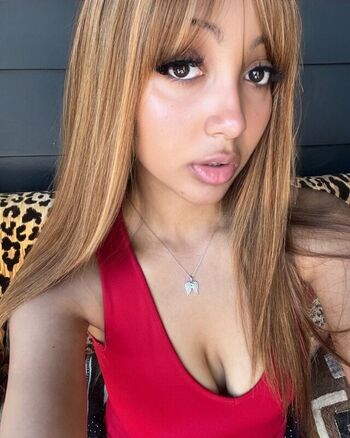 Full leaked Pinkpantheress private onlyfans photo