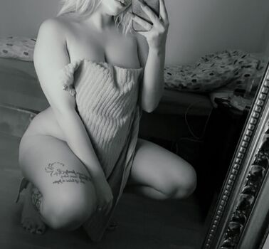 Full leaked Pinkypii private onlyfans photo