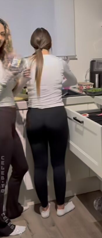 Full leaked Pkshelenaofficial private onlyfans photo