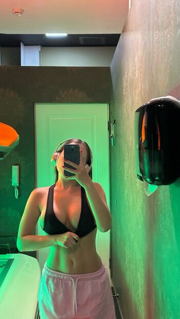 Full leaked Plaksaw private onlyfans photo