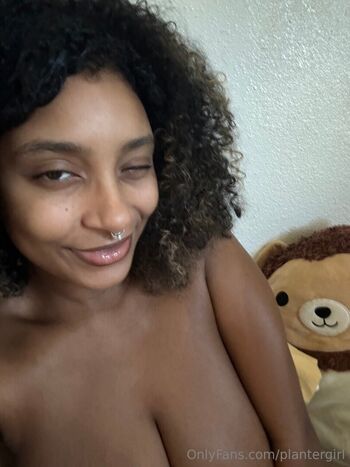 Full leaked Planterriah private onlyfans photo