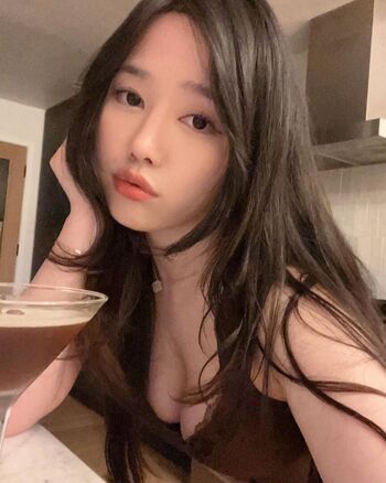 Full leaked Who is this / private onlyfans photo