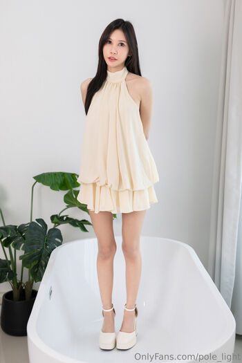 Full leaked Pole light private onlyfans photo