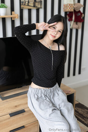 Full leaked Pole light private onlyfans photo