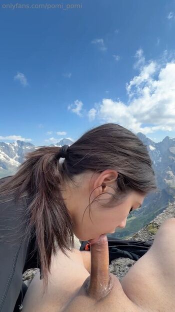 Full leaked Pomi pomi private onlyfans photo