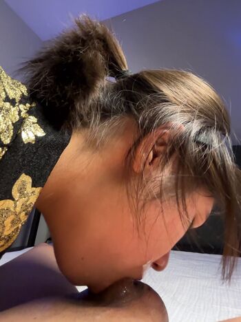 Full leaked Pomi pomi private onlyfans photo