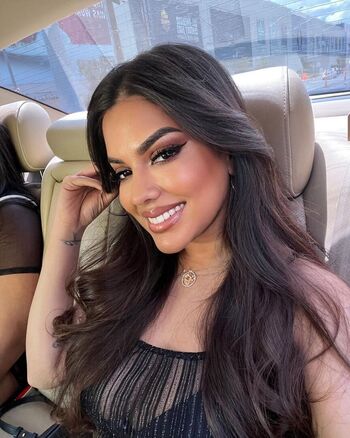 Full leaked Pooja mart private onlyfans photo