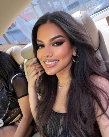 Full leaked Pooja mart private onlyfans photo