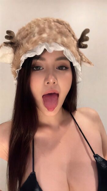 Full leaked Poompui private onlyfans photo
