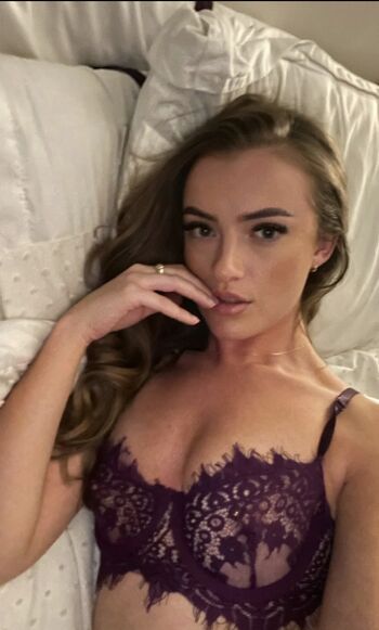 Full leaked Poppyanne private onlyfans photo