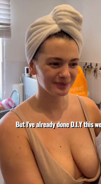 Full leaked Poppyhollins page private onlyfans photo