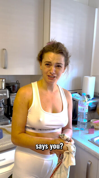 Full leaked Poppyhollins private onlyfans photo