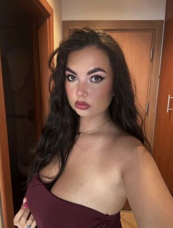 Full leaked Poppynewton private onlyfans photo