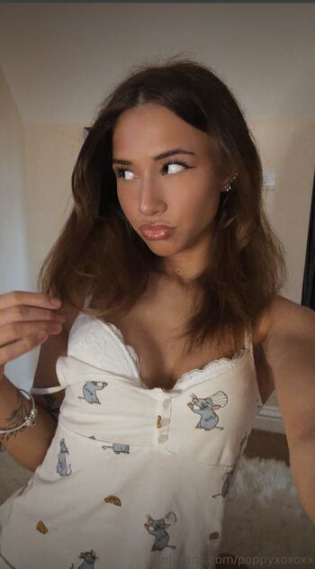 Full leaked Poppyxoxoxx private onlyfans photo