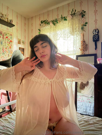 Full leaked Porcelainmilkbottle private onlyfans photo