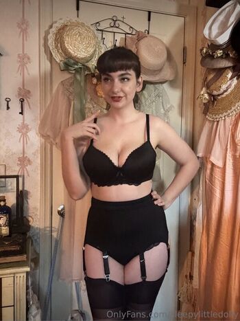 Full leaked Porcelainmilkbottle private onlyfans photo