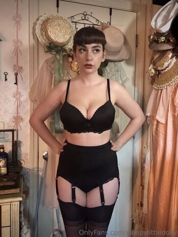 Full leaked Porcelainmilkbottle private onlyfans photo